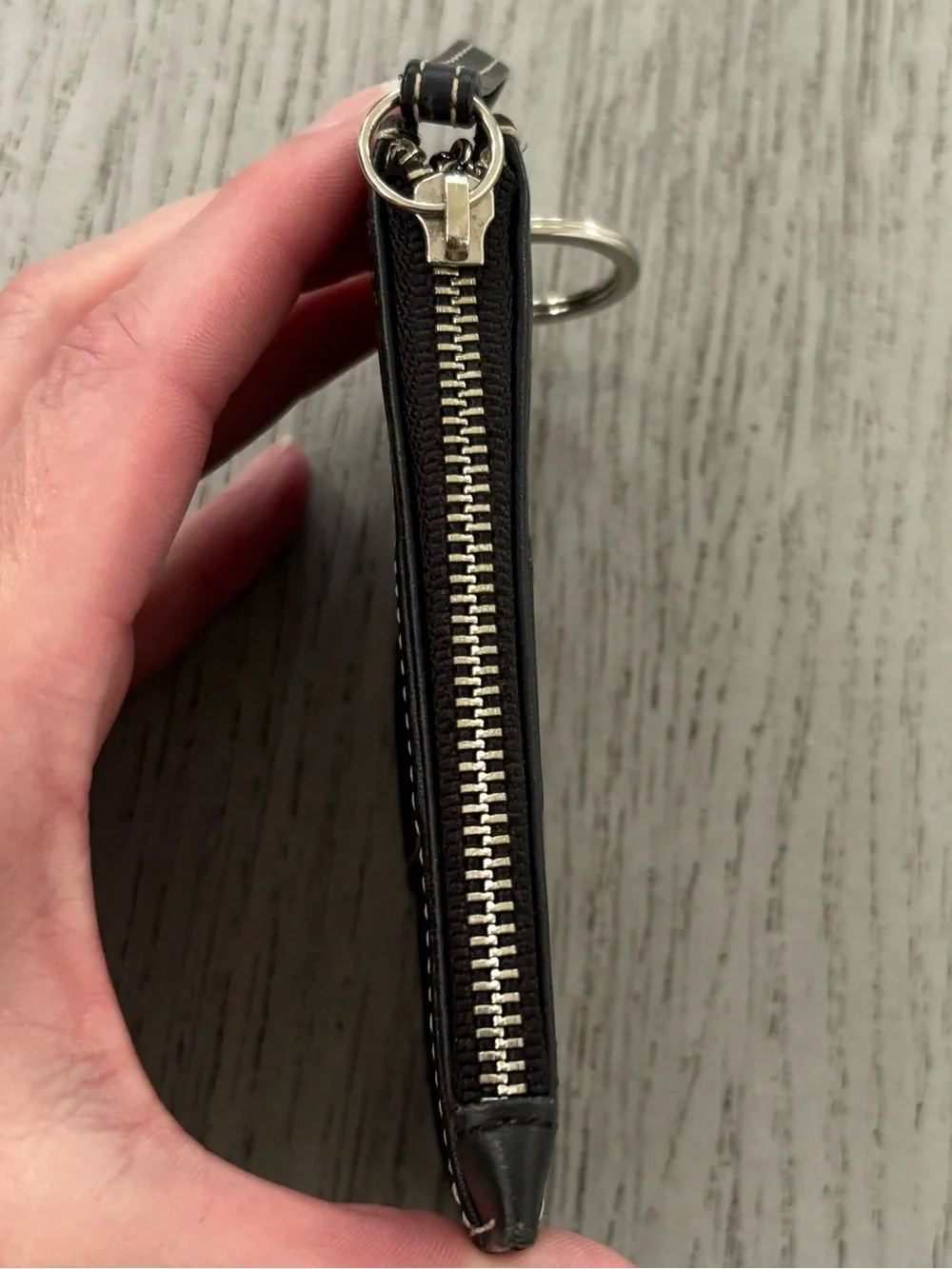 Coach coin purse in black leather with key ring. EUC. - Picture 6 of 11